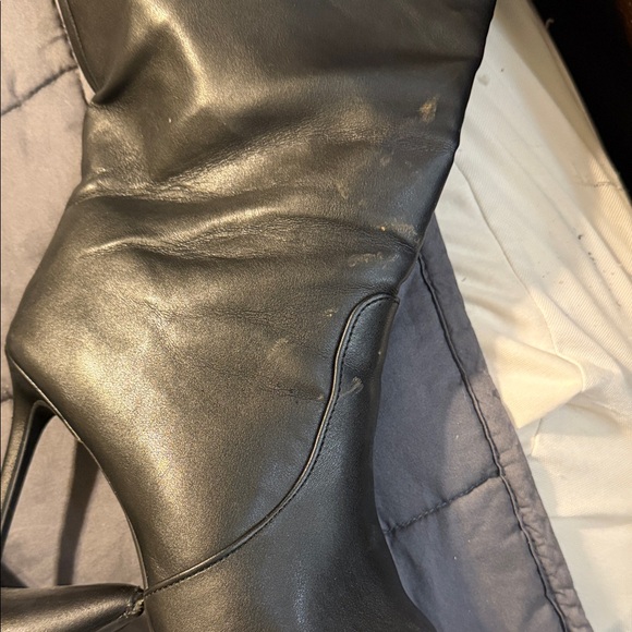 Elegant Black Leather Knee-High Boots - Picture 3 of 6